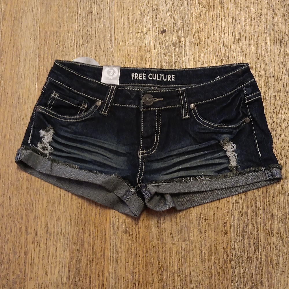 FREE CULTURE DESTROYED JEAN SHORTS